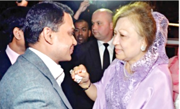 অবশেষে মা আর ছেলে একসাথে হলেন দীর্ঘ সাড়ে সাতবছর পর!