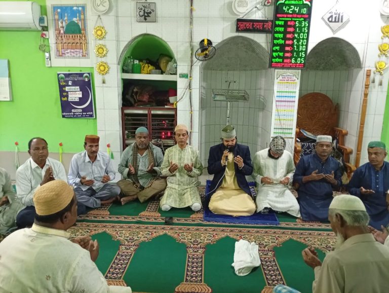 খালেদা জিয়ার রোগমুক্তি কামনায় বোয়ালখালী বহদ্দারপাড়া বিএনপির দোয়া