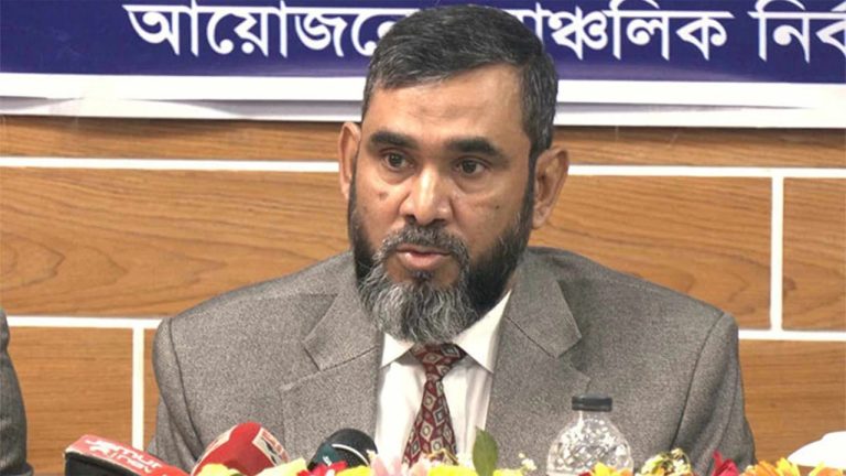 অস্ত্রের প্রবেশ ঠেকাতে রোহিঙ্গা ক্যাম্প-সীমান্ত সিল করা হবে: ইসি সানাউল্লাহ