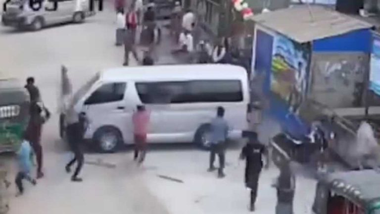 ‘মাইকে ঘোষণা’ দিয়ে জঙ্গল ছলিমপুরে র‌্যাবের ওপর হামলা করে সন্ত্রাসীরা 