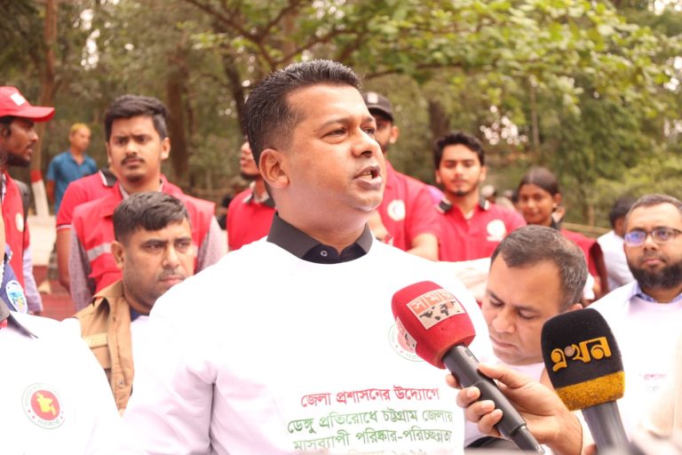 মানুষের জীবন ঝুঁকিতে পড়তে দেব না: চট্টগ্রামের ডিসি